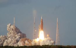 El objetivo de Artemis 2 no es alunizar, sino validar los sistemas de soporte vital, navegaci&oacute;n y comunicaciones de la nave Orion con tripulaci&oacute;n a bordo, sentando las bases para futuras misiones