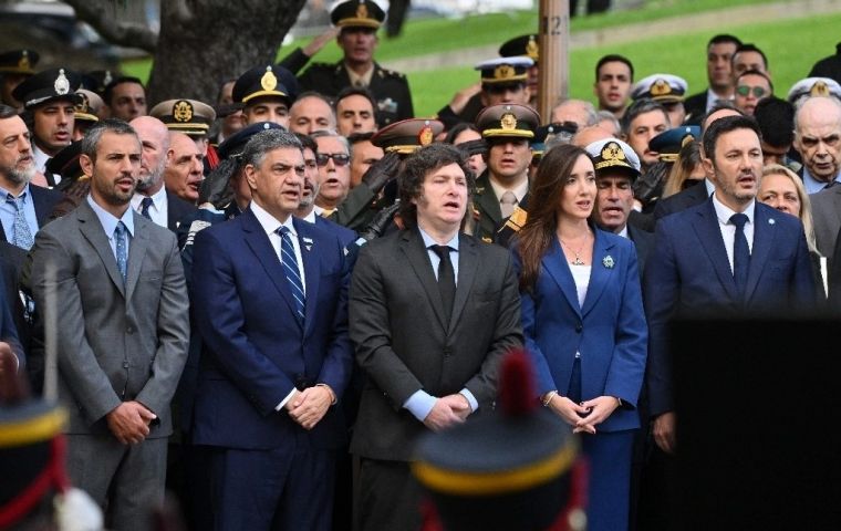 El acto se produce en medio de versiones sobre un posible viaje de Milei al Reino Unido. Milei negociar&aacute; el levantamiento de las restricciones que pesan sobre Argentina para la compra de armamento
