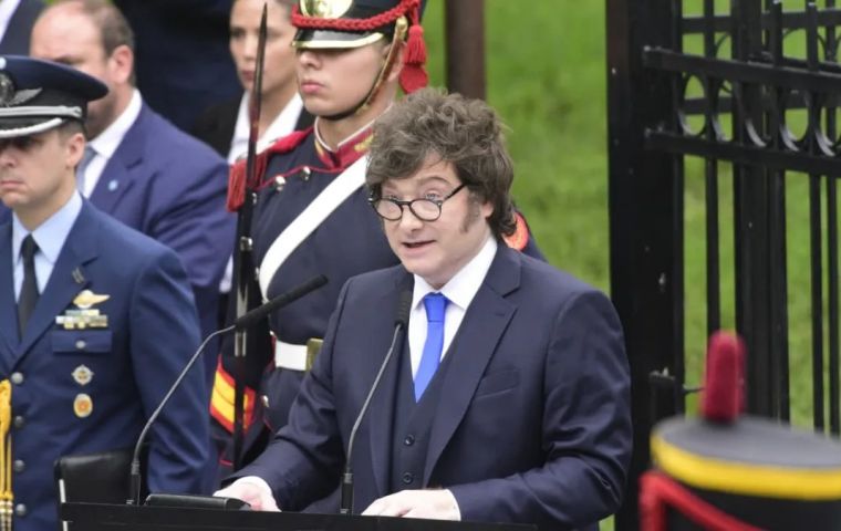 En una advertencia contundente, Milei se refiri&oacute; a la decisi&oacute;n final de inversi&oacute;n anunciada por Rockhopper Exploration y Navitas Petroleum respecto al yacimiento Sea Lion