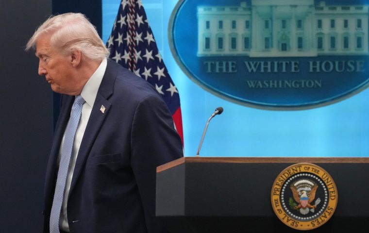 La declaraci&oacute;n lleg&oacute; minutos despu&eacute;s de que el primer ministro de Pakist&aacute;n, Shehbaz Sharif, pidiera p&uacute;blicamente a Trump una extensi&oacute;n de dos semanas