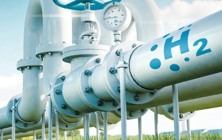 El proyecto contempla la producci&oacute;n de unas 880.000 toneladas anuales de combustibles sint&eacute;ticos a partir de hidr&oacute;geno verde, con primeros embarques previstos para finales de 2029