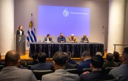 El ministro del Interior uruguayo, Carlos Negro, inauguró la conferencia y subrayó que la seguridad regional requiere acción coordinada más allá de las fronteras nacionales