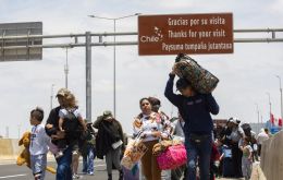 De los m&aacute;s de 336.000 migrantes en situaci&oacute;n irregular en Chile, el 75% son venezolanos