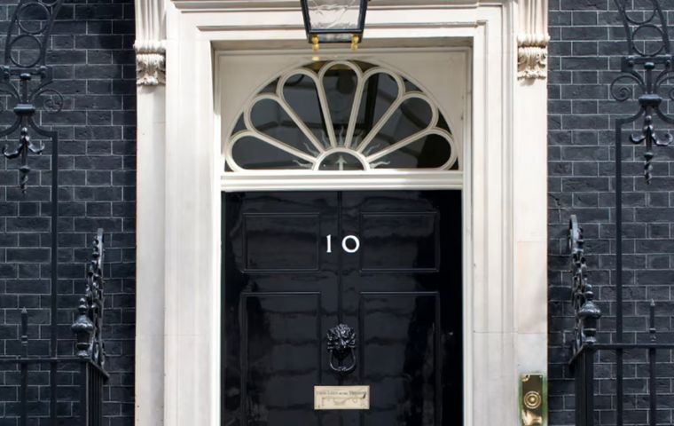 Un portavoz del primer ministro Keir Starmer declar&oacute; que la soberan&iacute;a recae en el Reino Unido e invoc&oacute; el derecho a la autodeterminaci&oacute;n de los isle&ntilde;os