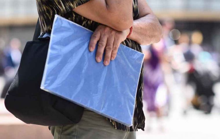 INE atribuy&oacute; el incremento al alza del 0,7% en la fuerza de trabajo, superior al 0,5% registrado por la poblaci&oacute;n ocupada, lo que se tradujo en un aumento del 3,3% del total de personas desocupadas