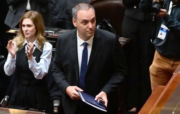 La defensa del jefe de Gabinete se centr&oacute; en distinguir entre su patrimonio personal y los actos de gobierno