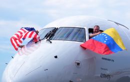 El primer vuelo de American Airlines despeg&oacute; del aeropuerto de Maiquet&iacute;a con destino a Miami, completando el recorrido en algo m&aacute;s de tres horas