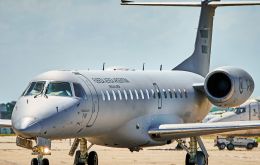 Regional One Inc. gan&oacute; la licitaci&oacute;n con un Embraer ERJ-140LR de 4.085 millones USD y 33,516 horas de vuelo, pese a presentar corrosi&oacute;n, fugas, equipo canibalizado y cuatro asientos menos que el rival