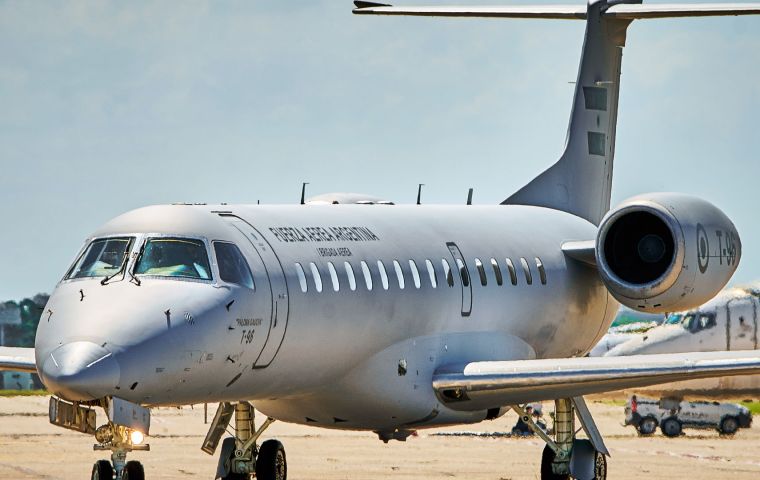 Regional One Inc. gan&oacute; la licitaci&oacute;n con un Embraer ERJ-140LR de 4.085 millones USD y 33,516 horas de vuelo, pese a presentar corrosi&oacute;n, fugas, equipo canibalizado y cuatro asientos menos que el rival