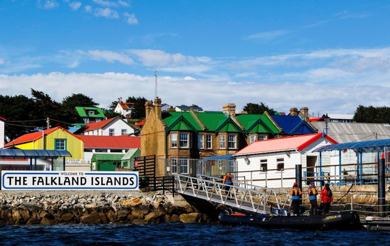 Las Falklands cuentan con 3.662 habitantes y un ingreso per c&aacute;pita superior al del Reino Unido