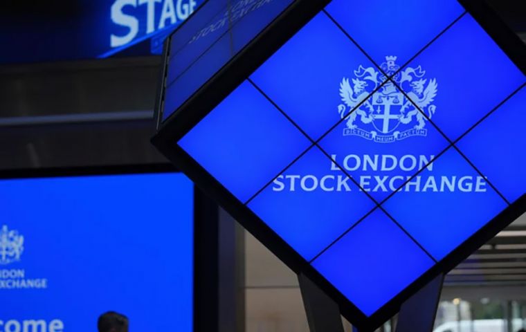 Las petroleras protagonizaron la jornada, beneficiadas por el repunte del crudo Brent, que al cierre de la sesi&oacute;n burs&aacute;til europea super&oacute; los 111 d&oacute;lares por barril con un avance cercano al 1,70%