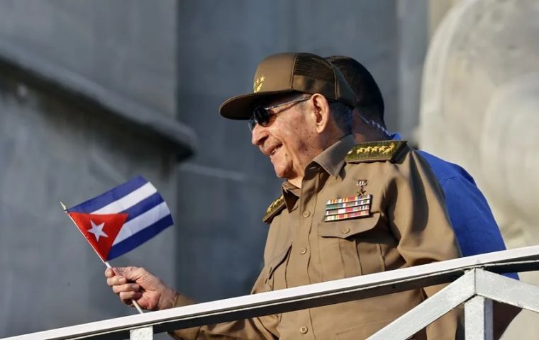 Si matas estadounidenses, te perseguiremos, no importa qui&eacute;n seas, no importa qu&eacute; t&iacute;tulo tengas, y en este caso, no importa cu&aacute;nto tiempo haya pasado, afirm&oacute; el fiscal general