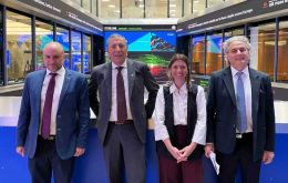 Este acuerdo est&aacute; en l&iacute;nea con los objetivos estrat&eacute;gicos planteados por el presidente Yamand&uacute; Orsi, enfocados en la apertura comercial y cooperaci&oacute;n mutua, afirm&oacute; Oddone (centro)