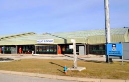 Una vista del aeropuerto internacional de Mount Pleasant en Falklands