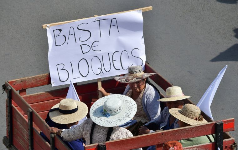 En un barrio acomodado de La Paz apareci&oacute; una pinta que incita a la violencia contra la poblaci&oacute;n ind&iacute;gena &mdash;haga patria, mate un indio