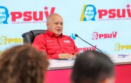 En su habitual rueda de prensa, Cabello calific&oacute; de pura paja &mdash;habladur&iacute;as&mdash; los rumores sobre un eventual di&aacute;logo y neg&oacute; que se haya producido ninguna reuni&oacute;n en ninguna parte del mundo
