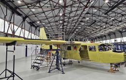 El avi&oacute;n, contratado por FIGAS, ser&aacute; el primero entregado desde la nueva l&iacute;nea de Bembridge. Un segundo fuselaje se acerca ya al 25% de avance.