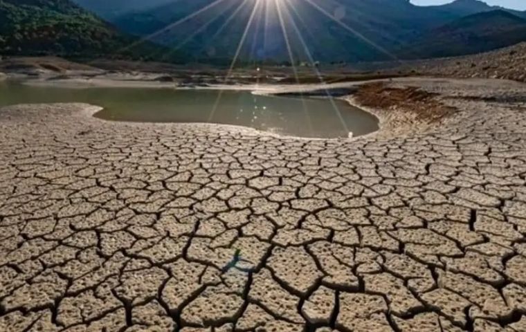 En Colombia, El Ni&ntilde;o suele asociarse a una disminuci&oacute;n de lluvias, lo que eleva el riesgo de sequ&iacute;a y de racionamiento energ&eacute;tico en un pa&iacute;s que depende en gran medida de la generaci&oacute;n hidroel&eacute;ctrica