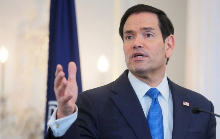 Rubio acus&oacute; al Gobierno cubano de usar la energ&iacute;a como un arma y de desviar recursos para enriquecerse, una afirmaci&oacute;n que, seg&uacute;n las agencias, no respald&oacute; con pruebas.