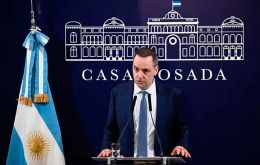 El documento informa bienes por esos 944,6 millones de pesos y deudas por 317,3 millones (unos 219.000 d&oacute;lares), con un patrimonio neto cercano a los 627 millones (unos 434.000 d&oacute;lares)