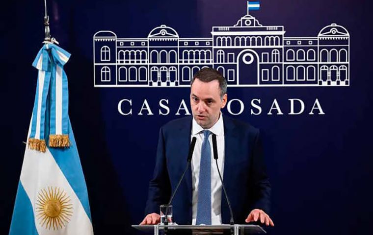 El documento informa bienes por esos 944,6 millones de pesos y deudas por 317,3 millones (unos 219.000 d&oacute;lares), con un patrimonio neto cercano a los 627 millones (unos 434.000 d&oacute;lares)