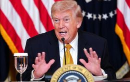 Trump precis&oacute; m&aacute;s tarde que la reapertura definitiva de Ormuz se producir&aacute; tras la firma del viernes