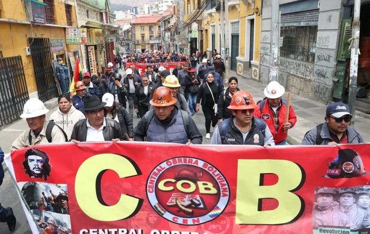 La COB present&oacute; el martes un pliego con demandas distribuidas en ocho &aacute;reas, entre ellas asegurar el derecho a la movilizaci&oacute;n, que no haya sanciones contra los sectores movilizados