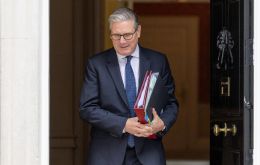 La presi&oacute;n sobre Starmer se intensific&oacute; despu&eacute;s de que Burnham regresara al Parlamento al ganar la elecci&oacute;n parcial de Makerfield, en el norte de Inglaterra