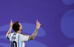 El tanto llegó en el minuto 38 en el estadio AT&T de Arlington, en las afueras de Dallas, y puso a Argentina al frente por 1-0 con el encuentro en desarrollo
