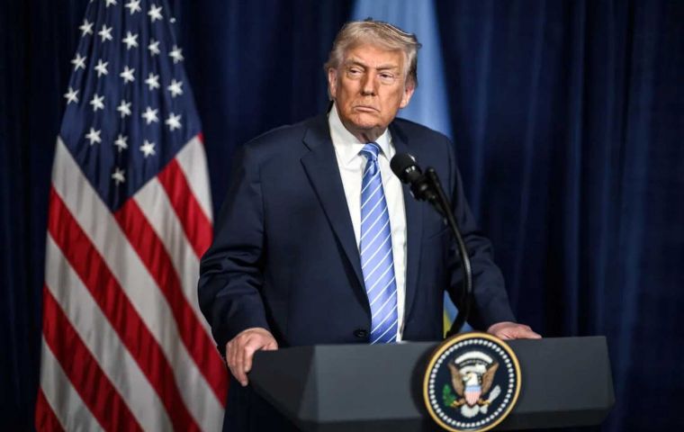 Donald Trump ofreci&oacute; ayuda en un mensaje en su red social en el que afirm&oacute; que su pa&iacute;s est&aacute; listo, dispuesto y capacitado e instruy&oacute; a todas las agencias del Gobierno a actuar con rapidez