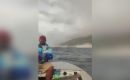 En el video se observa la reacci&oacute;n de los trabajadores del mar y un movimiento inusual de las embarcaciones durante los primeros segundos del sismo