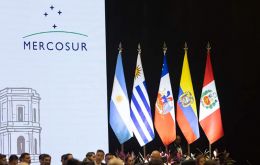 De la Cumbre de Presidentes del Mercosur en Asunción surgió una Declaración Especial en la que reiteraron su apoyo a los legítimos derechos de Argentina en la disputa de soberanía sobre las islas