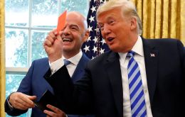 Trump reconoció su intervención y la defendió. Lo único que hice fue pedir que se revisara la jugada, porque no me pareció que fuera falta, declaró el mandatario