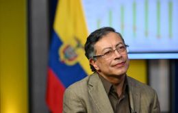 Petro sostuvo que se emplearon algoritmos desde un servidor con direcci&oacute;n IP situado en Los &Aacute;ngeles para alterar el conteo a favor de De la Espriella