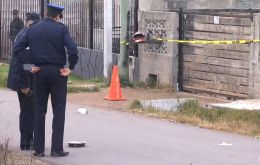 Las v&iacute;ctimas estaban vinculadas a Los Su&aacute;rez, un grupo criminal que operaba en el barrio Villa Espa&ntilde;ola y que se hab&iacute;a trasladado a la zona en el marco de disputas por la venta de drogas