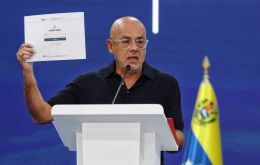 Rodríguez defendió la decisión del Gobierno de no divulgar un número de desaparecidos, casi tres semanas después de la catástrofe