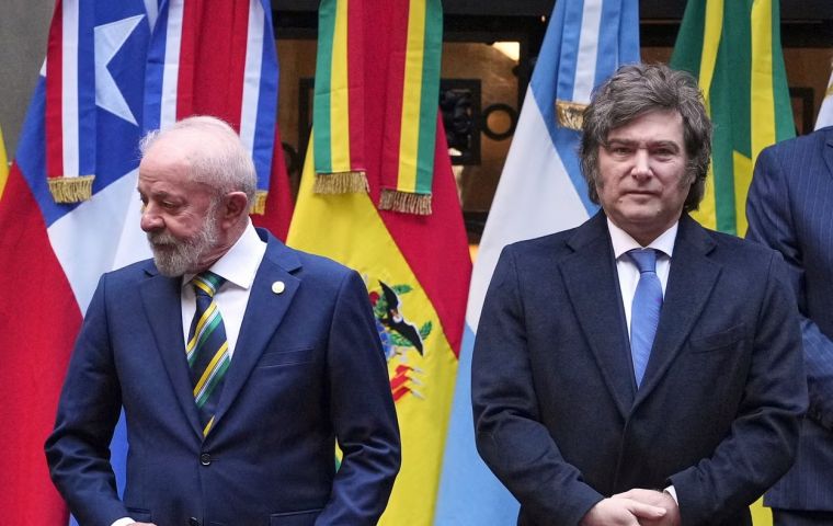 &iquest;Qu&eacute; cree este imb&eacute;cil que tiene para ense&ntilde;arle al pueblo brasile&ntilde;o?, escribi&oacute; en X Guilherme Boulos, ministro jefe de la Secretar&iacute;a General de la Presidencia y una figura cercana a Lula