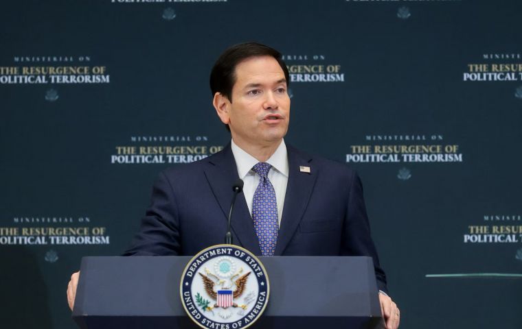 Creo que las primeras conversaciones oficiales comenzar&aacute;n la primera semana de agosto, dijo Rubio en una rueda de prensa en la base a&eacute;rea Andrews