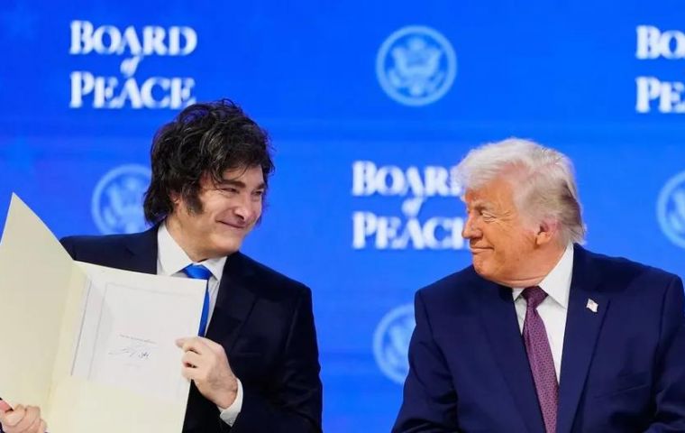 Argentina qued&oacute; adem&aacute;s comprendida en el tramo m&aacute;s bajo del nuevo r&eacute;gimen, con un arancel adicional del 10%, el mismo que reg&iacute;a anteriormente