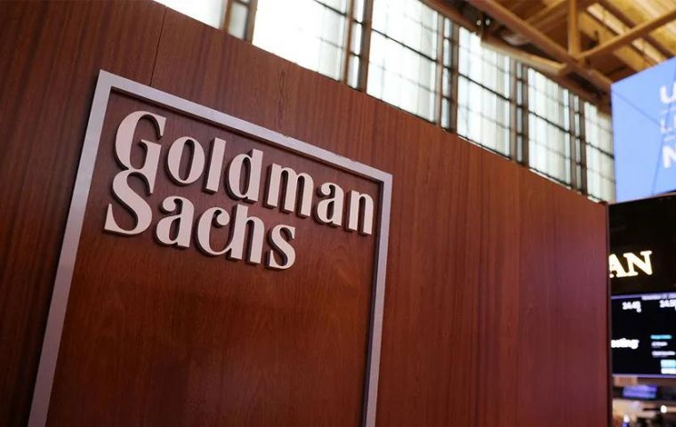 El recorte se produjo despu&eacute;s de que los indicadores de abril y mayo quedaran por debajo de lo esperado
