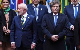 Milei defendi&oacute; el alineamiento de su gobierno con Estados Unidos e Israel y volvi&oacute; a cuestionar a la justicia brasile&ntilde;a por impedirle visitar a Jair Bolsonaro
