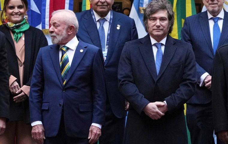 Milei defendi&oacute; el alineamiento de su gobierno con Estados Unidos e Israel y volvi&oacute; a cuestionar a la justicia brasile&ntilde;a por impedirle visitar a Jair Bolsonaro