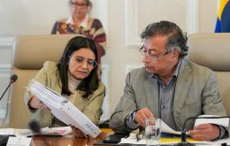 Rodr&iacute;guez, que fue una de las funcionarias m&aacute;s cercanas al mandatario, sostuvo que este comenz&oacute; a desconfiar de ella durante su gesti&oacute;n en el DAPRE y que la presion&oacute; para que renunciara