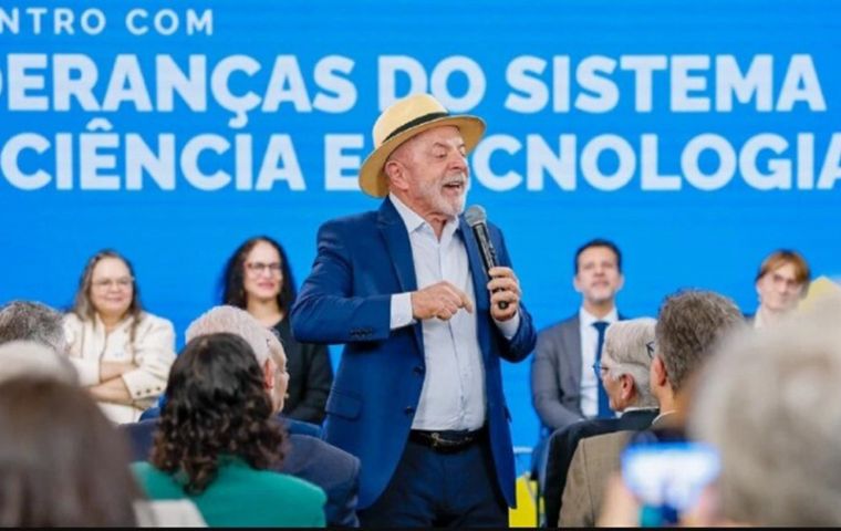 Lula sostuvo que a Brasil le gusta la paz, pero que no puede olvidar que, un buen d&iacute;a, Paraguay decidi&oacute; invadir Brasil