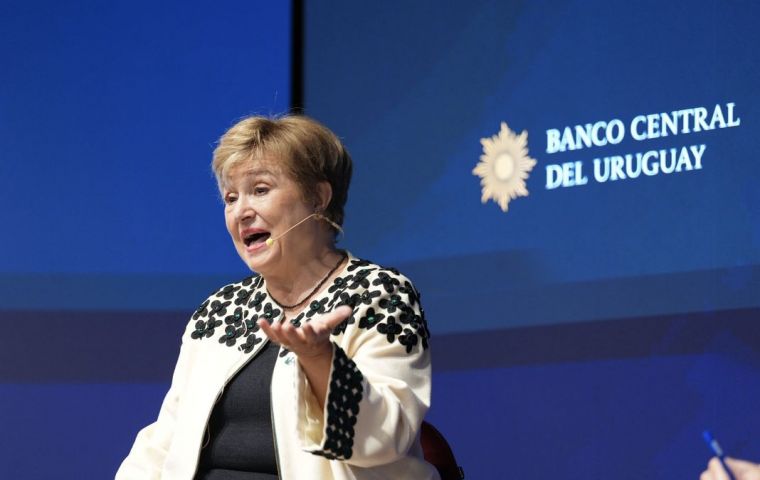 No se puede poner la estabilidad en un refrigerador. No se puede comprar una casa solo a base de estabilidad. Realmente se necesita m&aacute;s crecimiento, afirm&oacute; la jefa del FMI