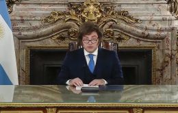La reforma integra un paquete que incluye el denominado grillete fiscal, un mecanismo de suspensi&oacute;n parcial del funcionamiento estatal ante resultados deficitarios