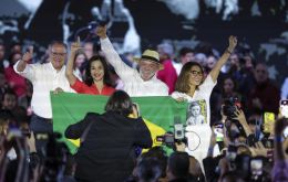 Quiero estar preparado para que nadie invada este pa&iacute;s para llevarse al presidente, como han invadido. Quiero estar preparado para la paz, no para la guerra, afirm&oacute;