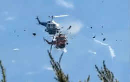 Un piloto británico y un segundo coordinador griego, que viajaban en la otra aeronave, sobrevivieron con heridas leves y permanecerán hospitalizados 24 horas en observación
