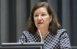 El Departamento de Estado subray&oacute; que revocar una visa no es lo mismo que echar a alguien del pa&iacute;s: la embajadora permanece en EE. UU., aunque sin visa y sin poder ejercer sus funciones oficiales