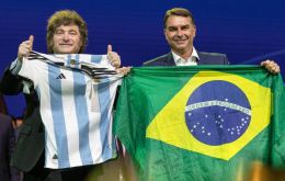 La crisis comenz&oacute; el s&aacute;bado 25 de julio, cuando Milei intervino en la convenci&oacute;n del Partido Liberal en S&atilde;o Paulo en apoyo de la candidatura de Fl&aacute;vio Bolsonaro. All&iacute; llam&oacute; a Lula ladr&oacute;n